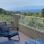 Sea View House * Astrakeri